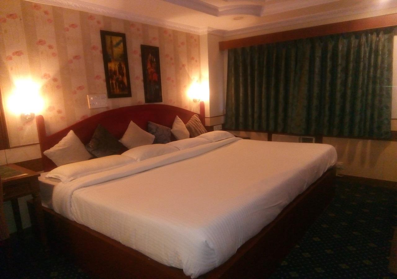 Hotel Monsoon Palace グワーハーティー エクステリア 写真