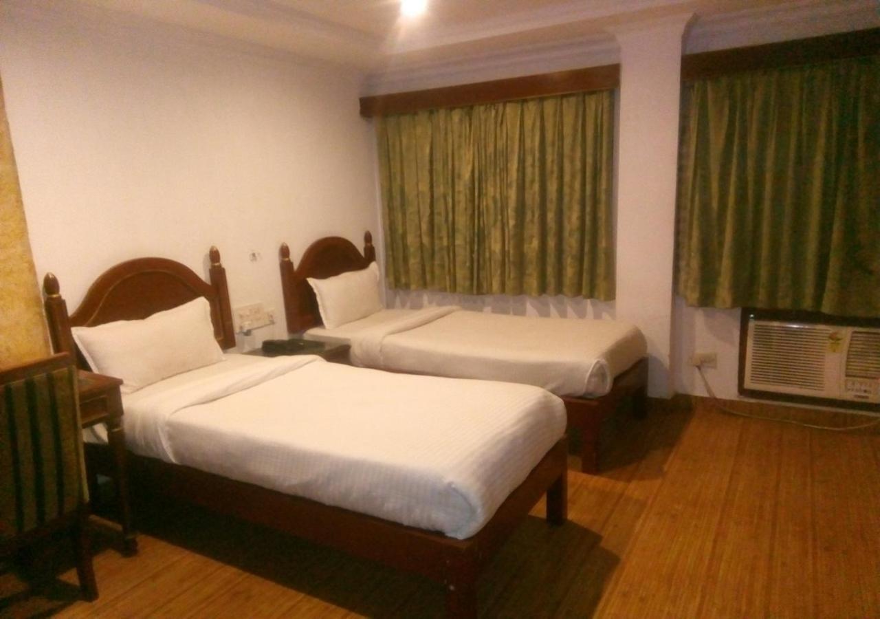 Hotel Monsoon Palace グワーハーティー エクステリア 写真