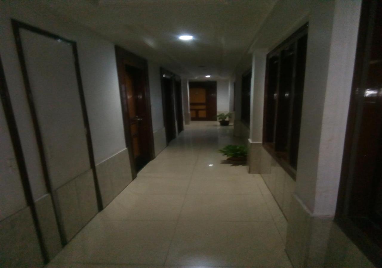Hotel Monsoon Palace グワーハーティー エクステリア 写真